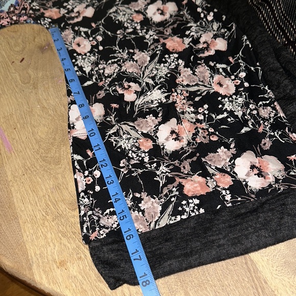 Egy California Mixed Media Open Front Cardigan - Picture 8 of 12